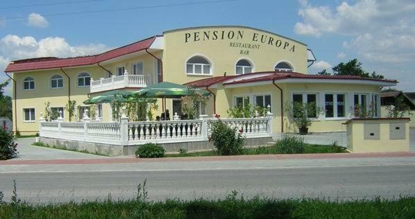 Penzion Europa Diakovce المظهر الخارجي الصورة