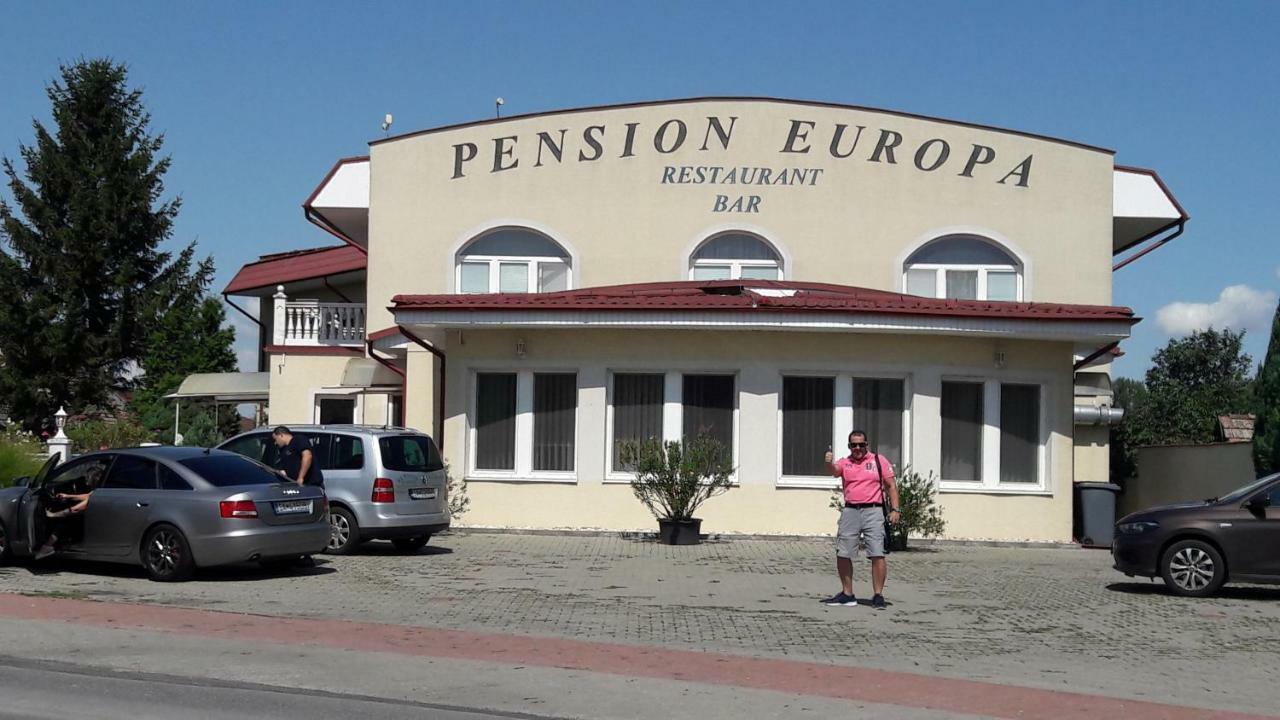 Penzion Europa Diakovce المظهر الخارجي الصورة